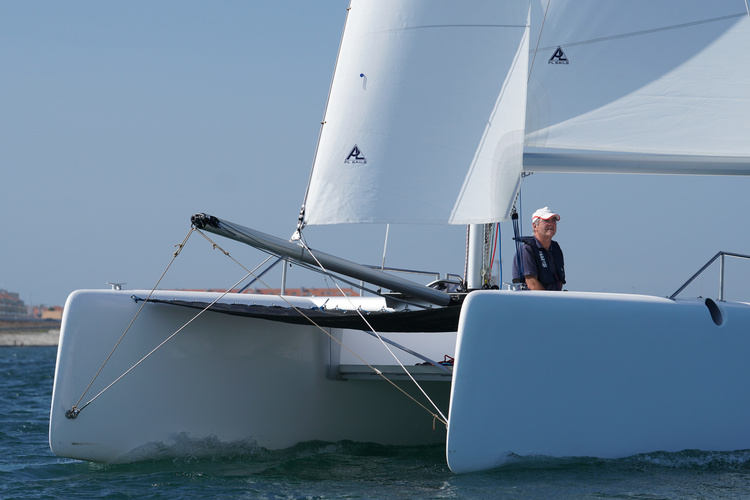 Skippers for sailing or motor boat for sailing with people with disabilities
