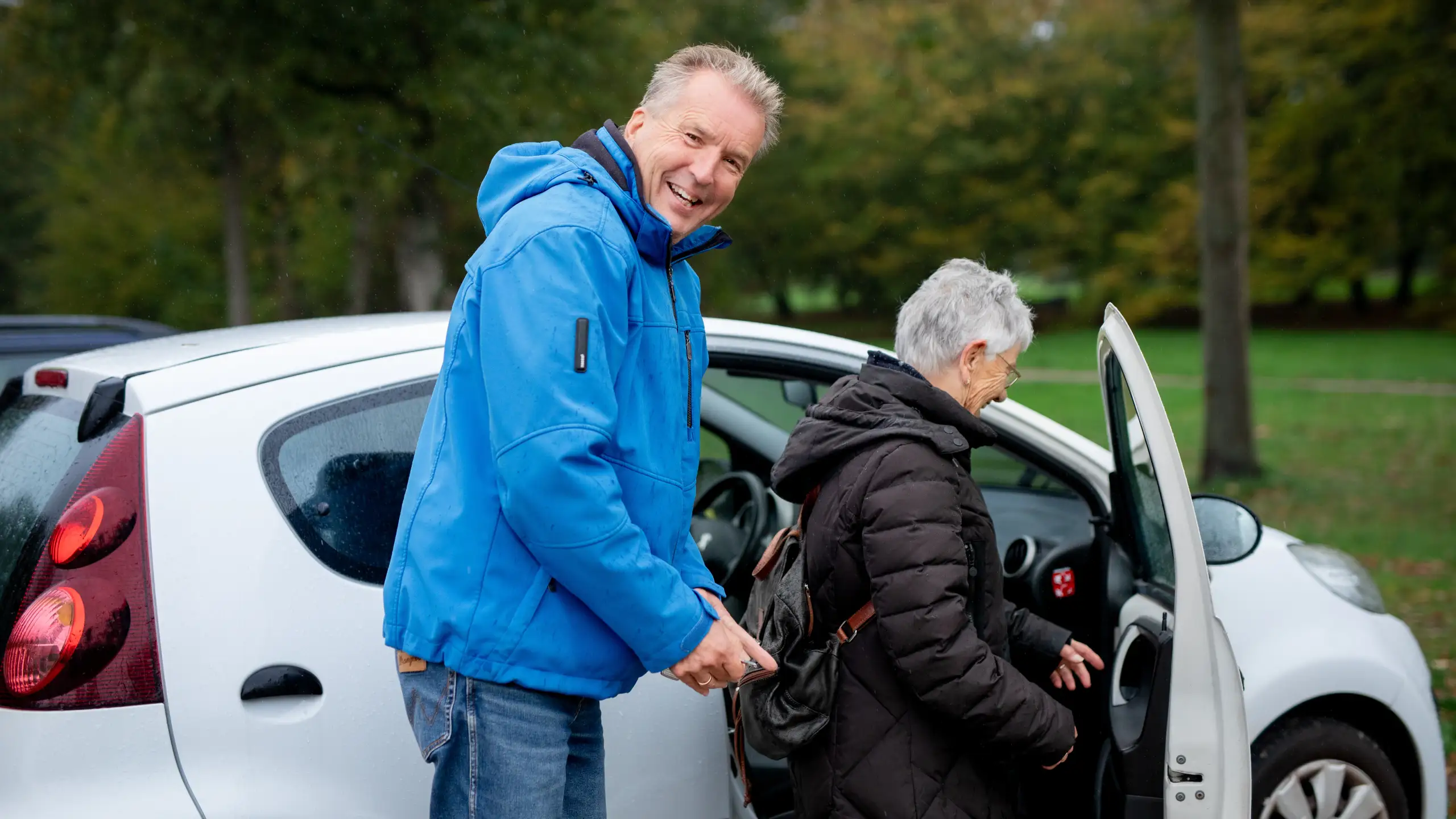Volunteer Counselling Doctors and Hospital